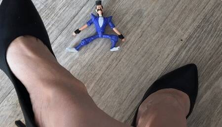 Giantess heels!