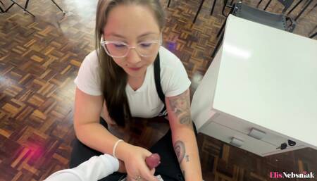 Huge Boobs - Aluna Boqueteira Faz Oral Ao Professor Para Ganhar Ponto Extra