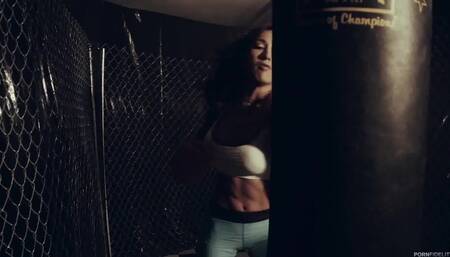 Amia Miley - PF ®