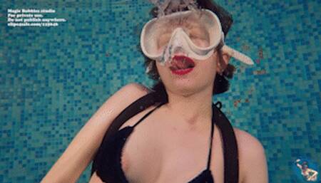 Sena_underwater masturb show