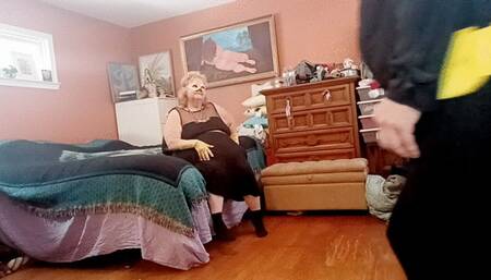 Bat Girl (nurse Vicki) Gives Bat Man a Blow Job! mp4
