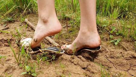 Muddy Gianmarco lorenzi high heels mules, high heels stuck, dirty mules, shoes wrecked, sandals in mud
