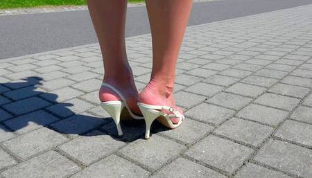 eamfz Scarlett with high-heeled sandals (mp4-HD)