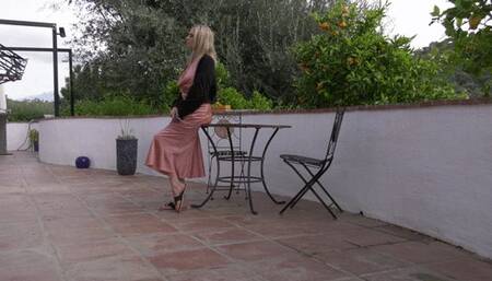 Lady Dark Angel - Slave takes the cane to kiss the lady’s feet