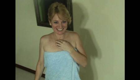 Carmen Hollywood Gets Sensual Massage From Her Massage Guy! (mp4)