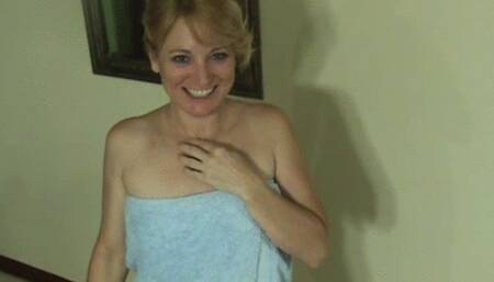 Carmen Hollywood Gets Sensual Massage From Her Massage Guy! (mp4 sd)