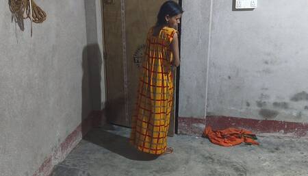 The Laborer's Wife Got Ready to Give Him a Pussy