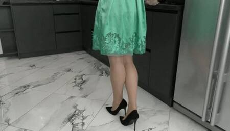 It's pure bliss to take my heels out of my shoes MP4 FULL HD 1080p