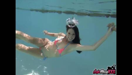 Fascinating Sofie Marie's pool clip