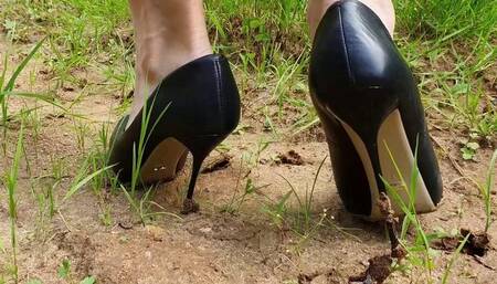 High heels sinking in ground, shoeplay, shoes crush, dirty high heels, high heels stomping