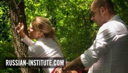 Blonde teen Lola Reve anal sex with her bodyguard