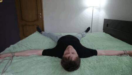 087-088 Sexy blonde: * Princess Mimi Do you like the way I sit on your chest?