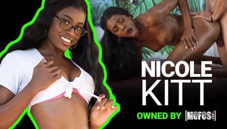 Mofos - Busty Babe Nicole Kitt Enjoys A Good Hard Fuck By Charles Outside Under An Idyllic Gazebo