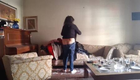 TIDYING UP MY CLOTHES AND SHOWING ASSCRACK