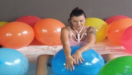 Diana Zilli erotic popping show