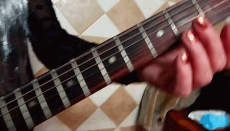 MADURA CELEBRITIES ROCK COMIENDO POLLA