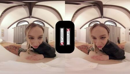 Teen Blonde Katniss Fulfills Her Fuck Fantasy HUNGER GAMES A XXX