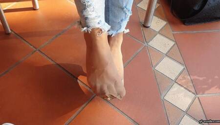 shoe stealing at breakfast 2 HD mp4 1920x1080