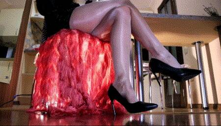 Toe tapping in new shine stocking