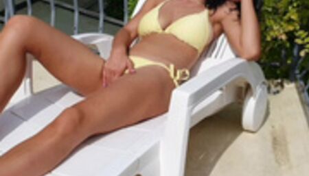 Beauty girl with tight ass tries the butt plug at the first time - Maria Kalos