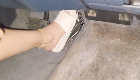 White slide drive & floor