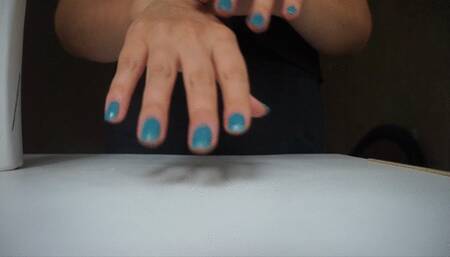 HAND MASSAGE WITH BLUE MANICURE