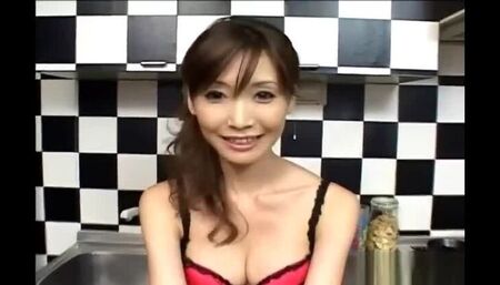 Japanese idol Yui Natsuki gives some part1