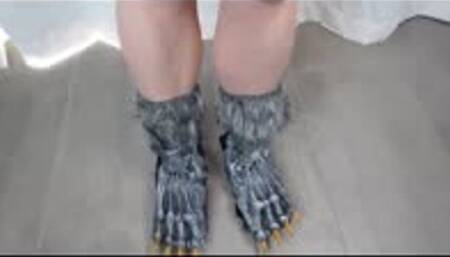 Stepmom is a WEREWOLF! Werewolf Transformation MP4 640