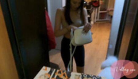 Paid the delivery guy a deepthroat for pizza / blowjob, creampie