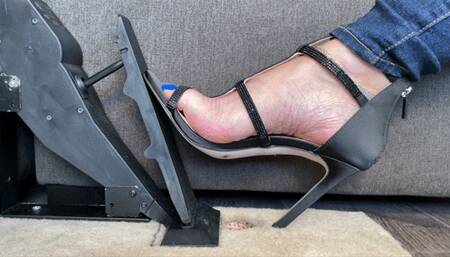 Girl Talk! Teaching My Friend How To Pedal Pump To Meet Guys