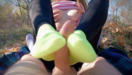 Sockjob outdoors in bright ankle socks