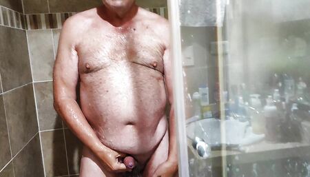 Enjoying my shower with Garabas and Olpr