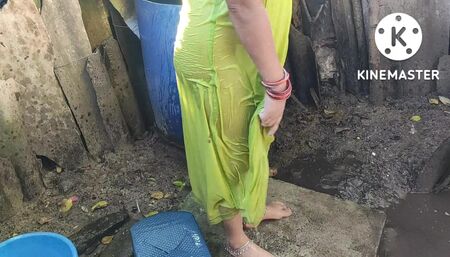 Indian house wife bathing hot and hot boobs