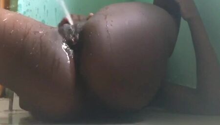 Fingering, peeing and squirting