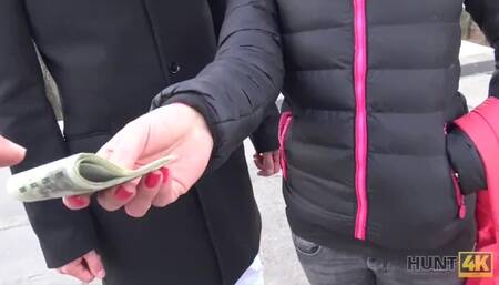 HUNT4K. I Hunted a Smoking Hot Chick next to her BF