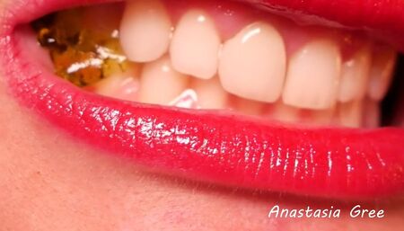 My sharp teeth close up