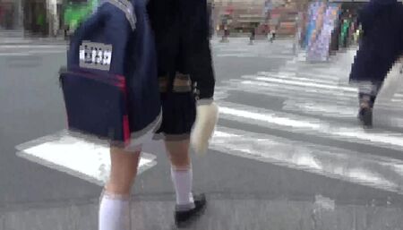 People say she looks like Hirose. D-cup tits, loves multiple cocks at once, and especially older men. To Akabane!