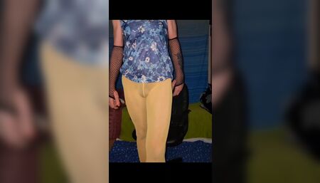 Another clip i did in my yellow tights