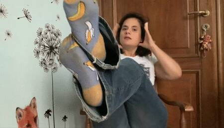 I have your banana under my feet