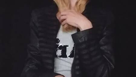 Quick red cig in fall outfit